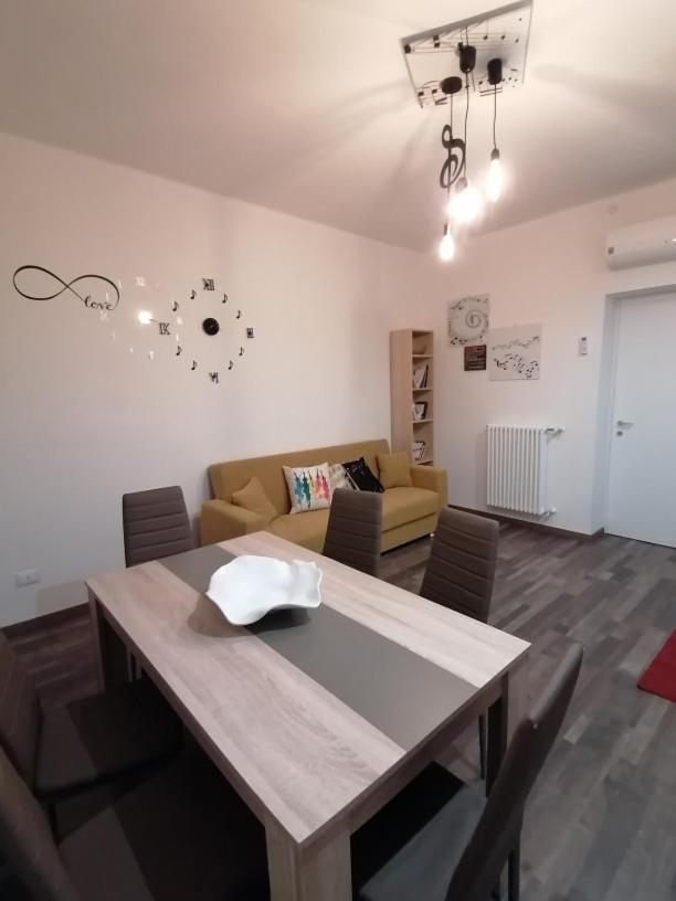 Segui Le Note Della Tua Vita Cremona Exterior foto